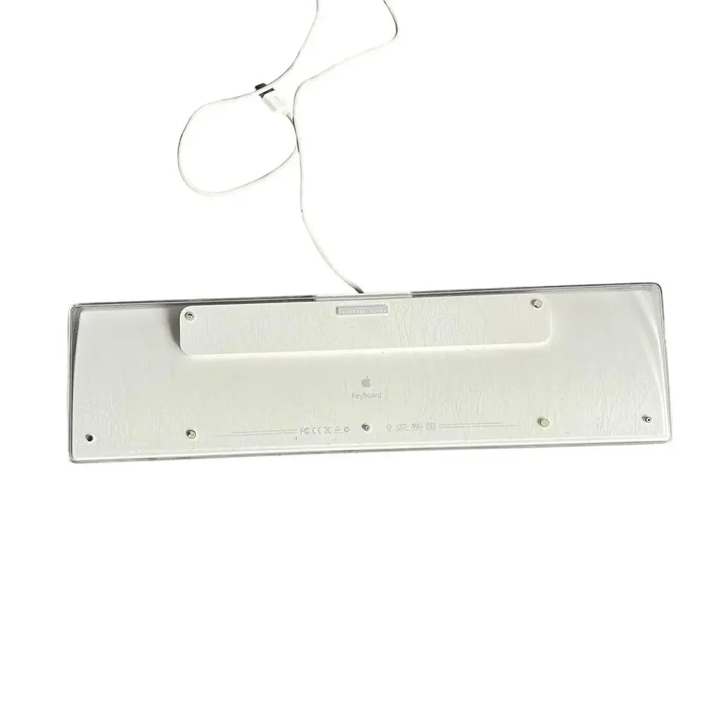 Apple Computer Keyboard Model A1048 Wired White Vintage Full Size